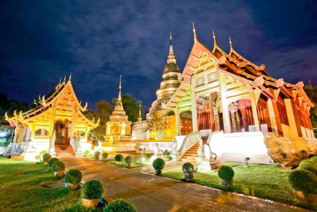 Lucky House Vandrarhem Chiang Mai Exteriör bild